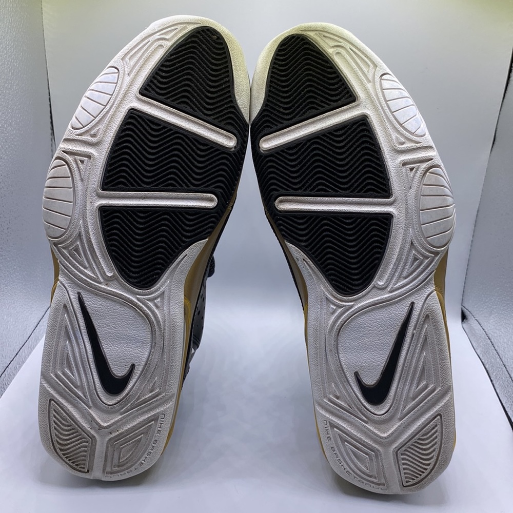 nike men's air max wavy leather basketball shoes